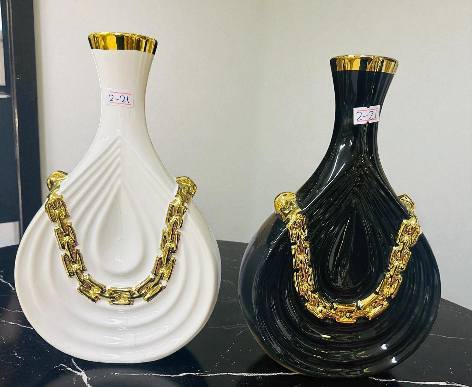ELEGANT DECORATIVE VASES WITH CHAIN ACCENTS